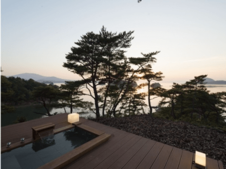 Panoramic view villa outdoor bath