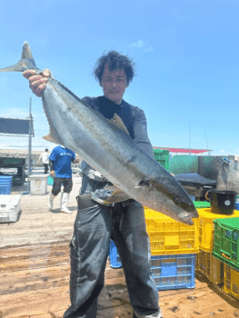 《The Miura Experience　三浦を楽しむ・体験する　宿泊プラン》三崎の食文化体験「魚市場食堂の朝食・寿司握り体験」/ 釣り堀「みうら海王」フィッシング / 予約代行付