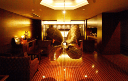 天使の梯子・ロビー