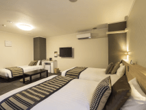 トリプルルーム
※同じお部屋タイプでも間取りが異なる場合がございます