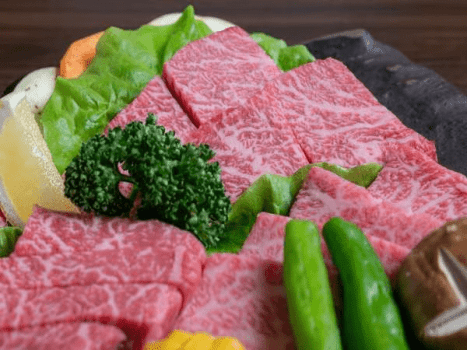 夕食は地元で有名な焼肉店★店長おすすめ日替わりメニューは当日のお楽しみ♪※写真はイメージです