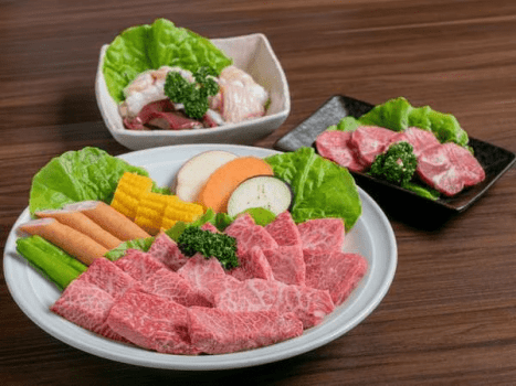 夕食は地元で有名な焼肉店★店長おすすめ日替わりメニューは当日のお楽しみ♪※写真はイメージです