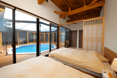 【屋根付き半屋内温水プール・温泉完備】1棟貸切プライベートヴィラ