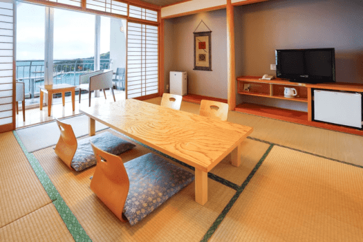 【インランド・シー・リゾート フェスパ】和室8畳＋広縁・バルコニー付きスタンダード｜8畳和室のお部屋。手足を伸ばして旅の疲れを癒してください。