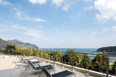 【インランド・シー・リゾート フェスパ】パティオ｜目の前に広がる瀬戸内海と心地よい潮風に身を委ね、ゆったりと流れる島時間を感じながらお寛ぎください。