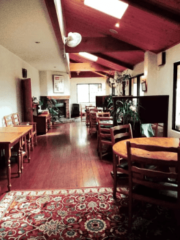 本格フレンチを堪能できる南仏調のレストラン