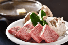 大分を代表する味覚の豊後牛。陶板で焼いてお召し上がりください。（イメージ）