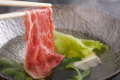 【お料理イメージ】とろけるお肉の旨みと甘みを最大限＆シンプルに味わう「しゃぶしゃぶ」