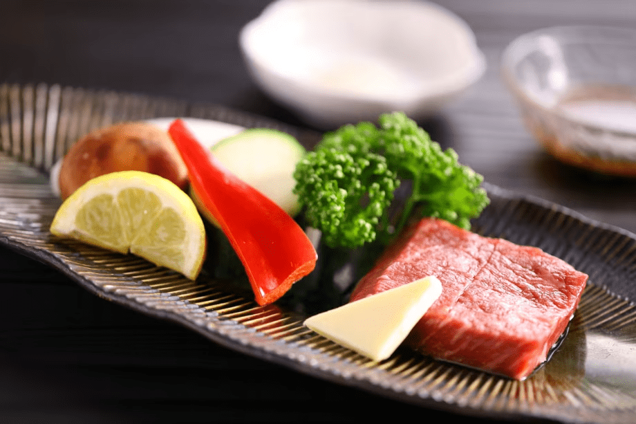 【八田スタンダード◆甲州旬会席の一例】肉の旨み、脂の甘み。極まる贅沢なひと皿