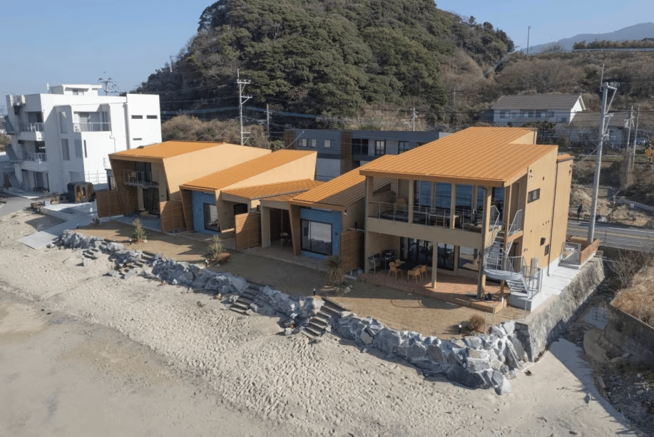 【ベーシックプラン】目の前に広がる海を望むコンセプチャルな4棟の天然温泉付オンザビーチヴィラ