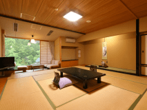 【広々和室13.5畳】鬼怒川を眼下に望む寛ぎの客室