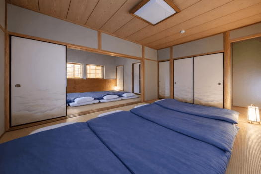 Vacation Rental No. 561 (20-tatami-mat living-dining-kitchen area + 3 Japanese-style rooms, 10 tatami mats each) Vacation Rental No. 561 (20-tatami-mat living-dining-kitchen area + 3 Japanese-style rooms, 10 tatami mats each)