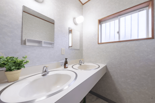 Vacation Rental No. 561 (20-tatami-mat living-dining-kitchen area + 3 Japanese-style rooms, 10 tatami mats each) Vacation Rental No. 561 (20-tatami-mat living-dining-kitchen area + 3 Japanese-style rooms, 10 tatami mats each)