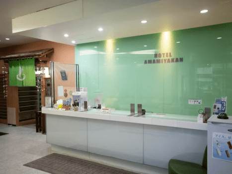 ※1階フロントは【AM6時～22時まで】【内線100番】対応です