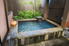 りんどう（専用露天付・和室・定員４名）