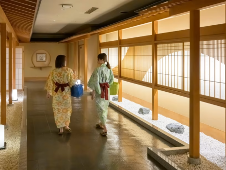 【女性大浴場】和の趣あふれる廊下で湯上がり散歩