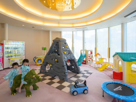 【キッズランドあそぼ～や】幼児のお子様向けの遊び場。UFOキャッチャーやクレーンゲームもあります。