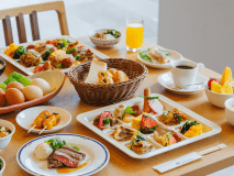 Breakfast included　▲▽ Premium Lounge TSUKI access included△▼