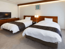 *【本館デラックスツイン】広々と開放的で明るいお部屋。水入らずのお時間をお楽しみください。