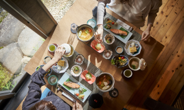 【朝食のみ】朝食は伊豆旬菜と海の幸の和会席／郷土料理のわさび飯も。　※夕食なし