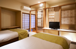 【禁煙】■メゾネット×２階建て和モダン【天然温泉付＋ベッド】お部屋に階段付