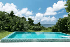 プライベートビーチ付｜プールヴィラ｜プライベートプールは7m&times;3.5mの広さ。