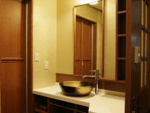 【4階和室】リニューアルにより、使い勝手を向上した洗面になりました。