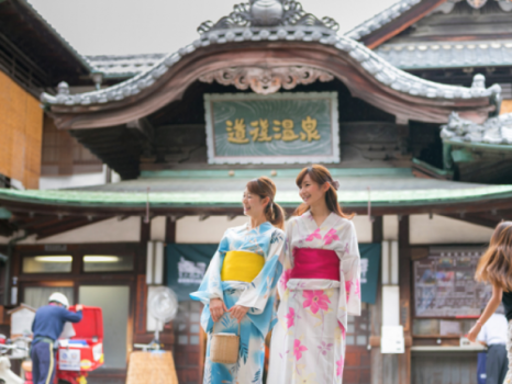 歴史ある“道後温泉本館”へ、お気に入りの色浴衣でぶらり♪