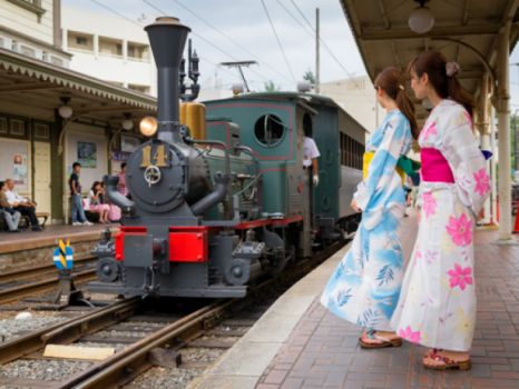 松山市を走る“坊ちゃん列車”はぜひ見たいものの１つ★