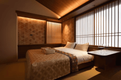 Room-珀-ひがし茶屋街のメイン通りに佇み、金沢観光の拠点としても便利な立地です