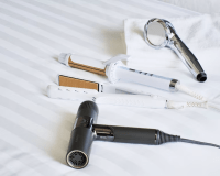 【設置アイテム】
・ドライヤー KINUJO Hair Dryer Mist Black 1台
・ストレートアイロン 絹女〜KINUJO〜STRAIGHT IRON 1台
・カールアイロン 絹女〜KINUJO〜CURL IRON 32mm KC32N 1台
・シャワーヘッド KINUJO シャワーヘッド シルクリッチシャワーシルバー 1台 【設置アイテム】
・ドライヤー KINUJO Hair Dryer Mist Black 1台
・ストレートアイロン 絹女〜KINUJO〜STRAIGHT IRON 1台
・カールアイロン 絹女〜KINUJO〜CURL IRON 32mm KC32N 1台
・シャワーヘッド KINUJO シャワーヘッド シルクリッチシャワーシルバー 1台