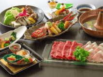 静岡県産あしたか牛と白糸ポークのしゃぶしゃぶ（一例）