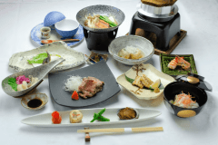 【夕食懐石（一例）】旬を映す由布院の懐石料理