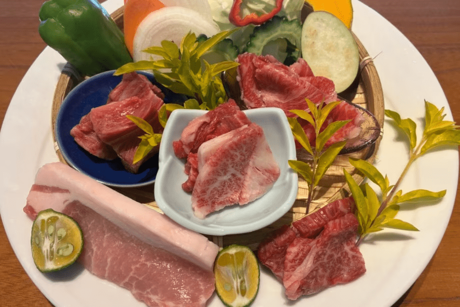 【BBQ】琉美豚ロース・美崎牛肩ロース・石垣牛肩ロース・石垣牛カルビ・野菜盛り合わせ・塩おむすび 【BBQ】琉美豚ロース・美崎牛肩ロース・石垣牛肩ロース・石垣牛カルビ・野菜盛り合わせ・塩おむすび