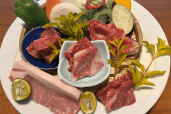 【BBQ】琉美豚ロース・美崎牛肩ロース・石垣牛肩ロース・石垣牛カルビ・野菜盛り合わせ・塩おむすび