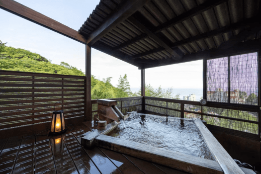 【露天風呂付き客室】檜の湯舟コーナールーム(2ベッド)　※禁煙