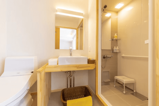 Superior Twin Room (23sqm) on Top Floor [Non-Smoking / Private Shower]