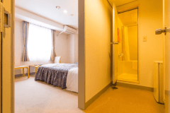 スタンダードツイン18平米／ユニットバス・トイレ付 【禁煙】