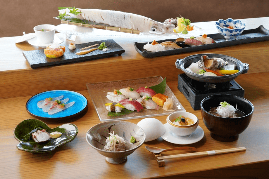 【鮨を楽しむ｜1泊2食付／夕食17:00～】海を眺める鮨カウンター「海におまかせコース」＆旬彩朝食