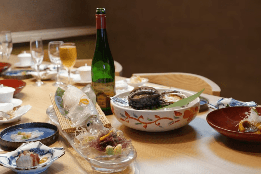 【鮨／個室ダイニング】 4名様以上のグループで楽しむ＜夕食個室＞オールインクルーシブステイ
