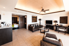 ホテル棟　11F　プレミアムスイート（2～4名様）　73～78平米