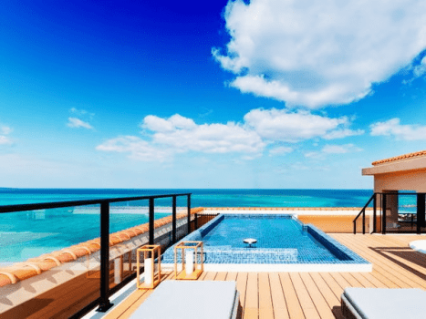 【客室】テラスプールスイート　バルコニー（140.3平米）