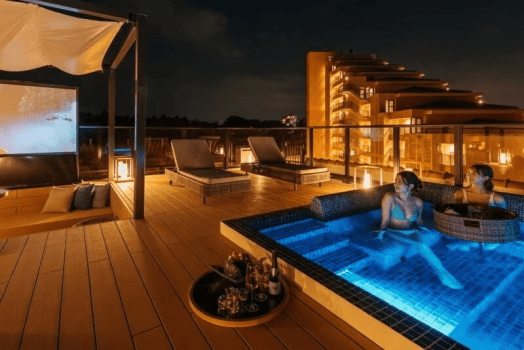 【クラブラウンジ付】【早特75│プールスイート】2連泊以上でお一人様3,000円分の館内利用券付（朝食付）