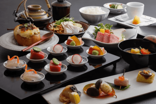 夕食_一皿ごとに意匠を凝らした会席料理のフルコース(姉妹館 御幸荘花結びでご用意) 夕食_一皿ごとに意匠を凝らした会席料理のフルコース(姉妹館 御幸荘花結びでご用意)
