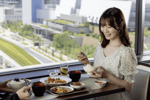 【朝食ビュッフェ】晴海エリアの景色をお楽しみいただけます。
