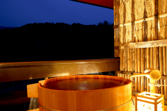 【＜禁煙＞天然温泉の露天風呂付客室】秘湯・奥利根温泉を気兼ねなく満喫ください。