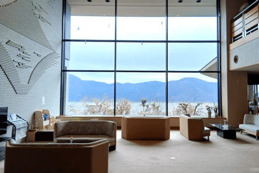 【強羅荘】ロビー｜喧騒を離れゆったりした時をお過ごしください