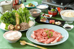 【強羅荘】お食事｜大人夕食　すき焼き（イメージ）※２人前からご注文承ります