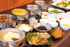 ＜さくら亭でのご提供＞【ご朝食／和洋バイキング】和洋バイキングにて、お好みのお料理をお楽しみください。（ご宿泊状況により定食でのご用意となる場合がございます）