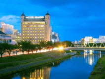 「ホテルシーズンへようこそ！」ごゆっくりとお寛ぎ下さいませ。